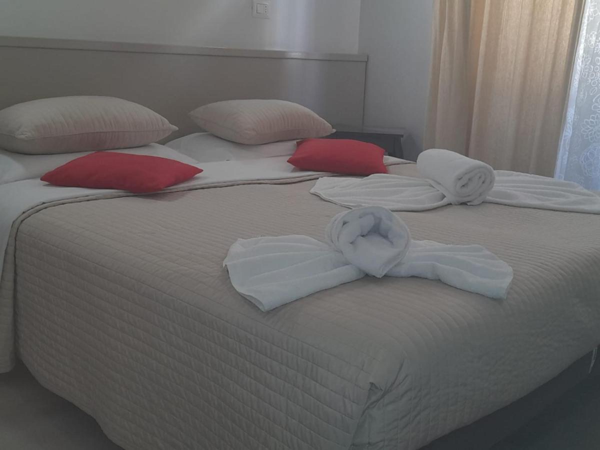 Guest House Fidardo โรม ภายนอก รูปภาพ